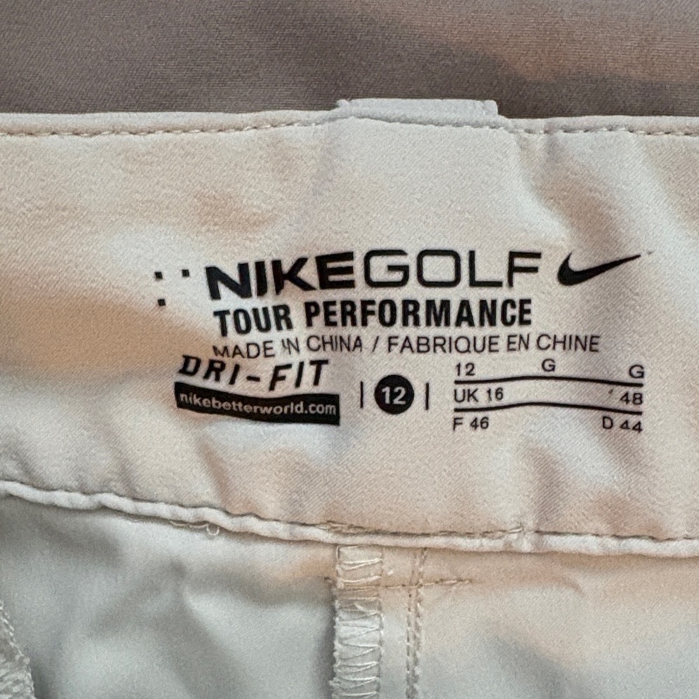 Nike Golf Dri-Fit Light Khaki Cropped Pants Tour Performance Size 12 - Picture 2 of 6